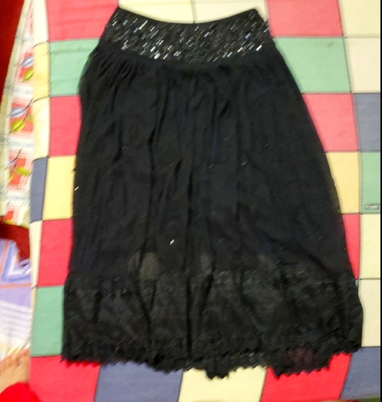 Black skirt - Picture 1 of 5